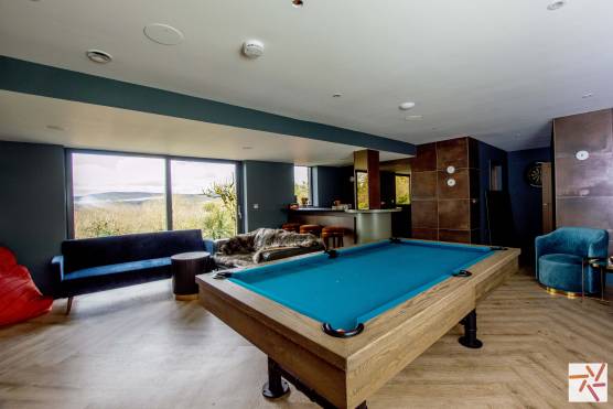 3203W 19 tv drama location house in west yorkshire pool table games room.jpg