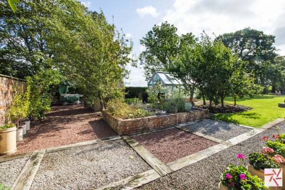 3206N 28 photo shoot location house in north yorkshire location house traditional garden with greenhouse.jpg