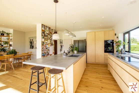 3208N-4-film-shoot-location-house-in-north-yorkshire-open-plan-kitchen-with-kitchen-island