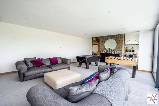 3216W 15 tv shoot location house in west yorkshire open plan living room.jpg