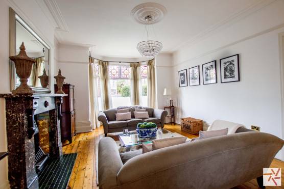 3222M 2 filming location house in Manchester traditional living room.jpg