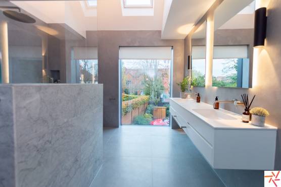 3224C 20 tv shoot location house in Cheshire modern bathroom.jpg