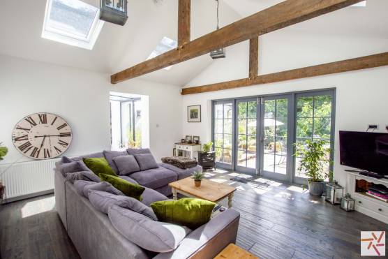 3227C 13 tv commercial location house in Cheshire stylish bright living room with beams