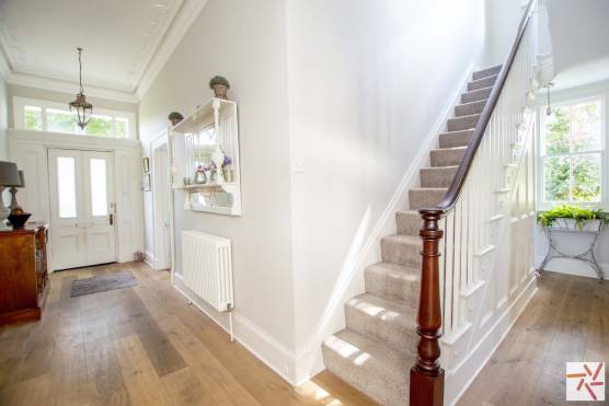 3227C 16 photo shoot location house in Cheshire bright and airy staircase