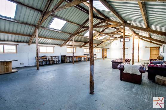 3229N 10 photo shoot location in north yorkshire versatile barn with wooden beams and columns.jpg