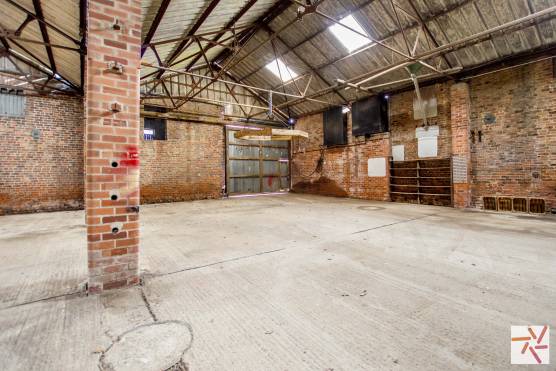 3229N 8 tv commercial location in north yorkshire large versatile barn.jpg