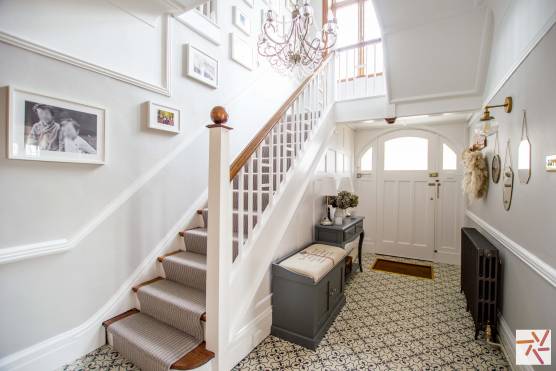 3231C 19 filming location house in cheshire traditional staircase.jpg