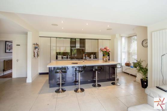 3243M 6 filming location house in Manchester modern open plan kitchen.jpg