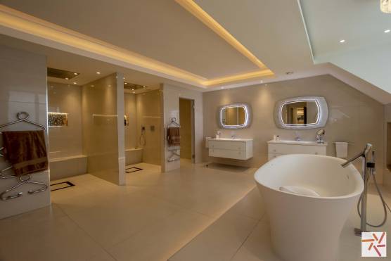 3244C 29 photo shoot location house in Cheshire stylish large bathroom.jpg