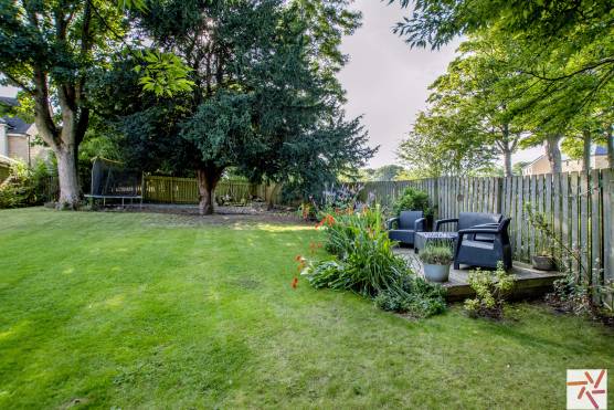 3246W 13 photo shoot location house in west yorkshire family garden with trampoline.jpg