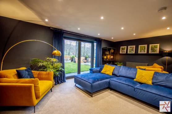 3247W 10 tv drama location house in West Yorkshire living area.jpg