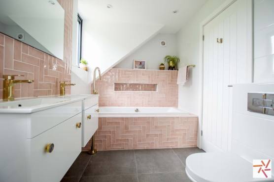 3247W 13 filming location house in west yorkshire pink tiled bathroom.jpg