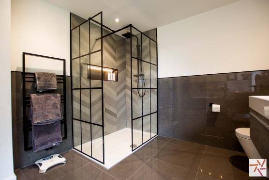 3247W 17 tv drama location house in west yorkshire stylish family bathroom with shower.jpg