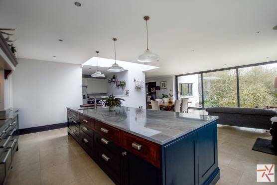 3251W 5 tv shoot location house in west yorkshire stylish open plan kitchen.jpg