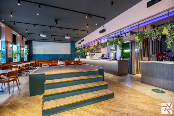 3255V 3 tv drama location in Liverpool modern bar and restaurant with stage.jpg