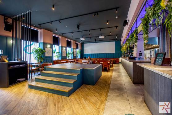 3255V 4 tv commercial location in Liverpool restaurant with large bar.jpg