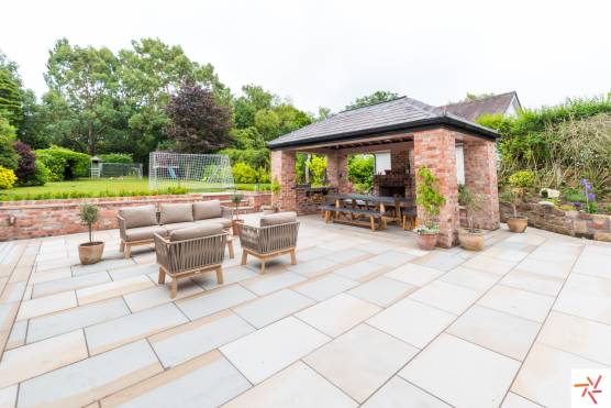 3253L 20 tv commercial location house in Lancashire outdoor living area and garden.jpg