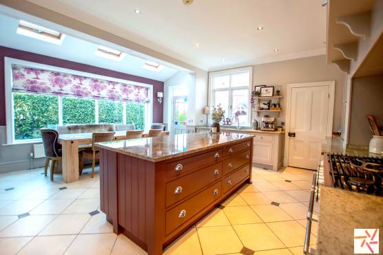 3258C 2 filming location house in Cheshire open plan kitchen