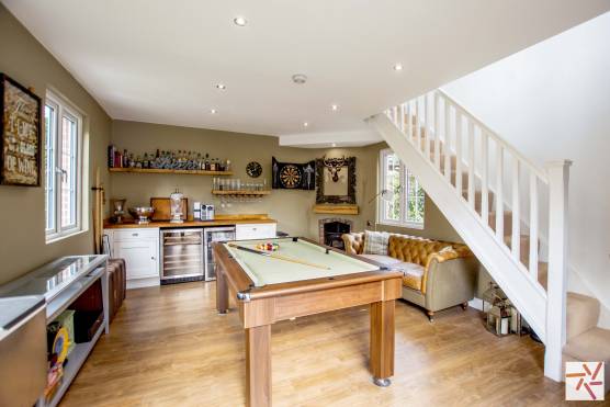 3258C 22 filming location house in cheshire family room with pool table