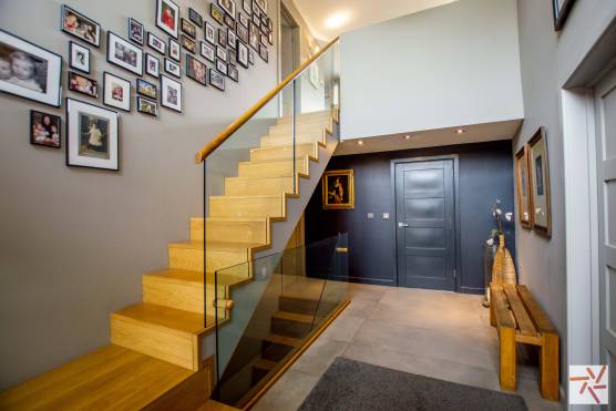 3256C 16 tv drama location house in Cheshire modern staircase.jpg