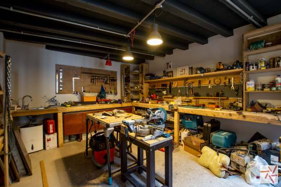 3256C 29 tv commercial location house in Cheshire wooden workshop.jpg