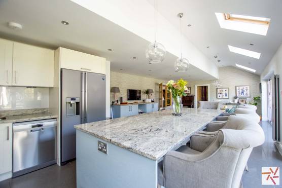 3257W 3 tv drama location house in Cheshire contemporary open plan kitchen and living area.jpg