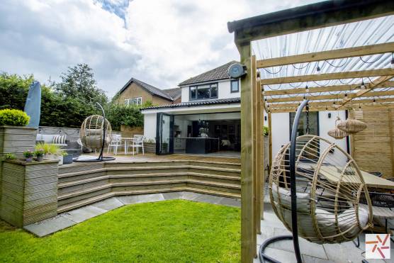 3262W 24 tv commercial location house in West Yorkshire modern family home garden with outdoor kitchen