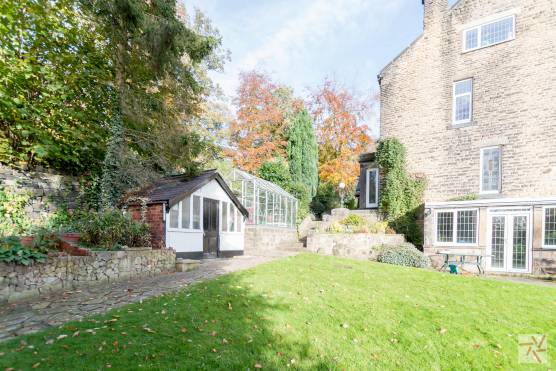 3110W 26 photo_shoot_location_west_yorkshire_greenhouse_garden_shed.jpg