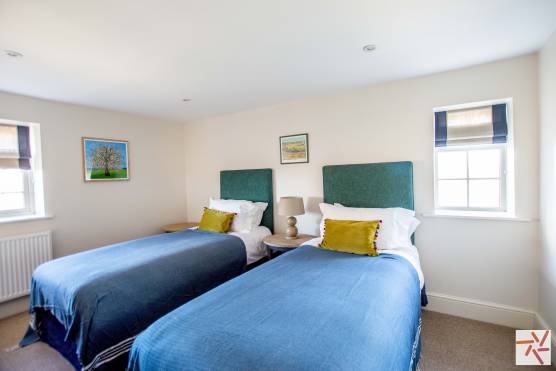 3267N 9 tv drama location house in North Yorkshire twin bedroom.jpg