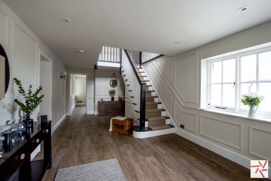 3270C 16 tv drama location house in Cheshire stunning entrance and staircase.jpg