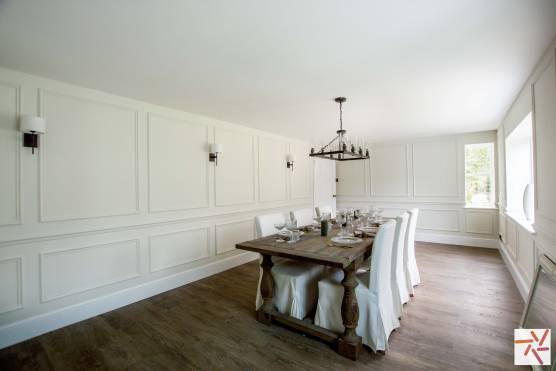 3270C 8 tv commercial location house dining room with panelling.jpg