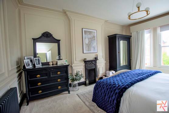 3273V 11 tv drama location house in Merseyside elegant bedroom.jpg