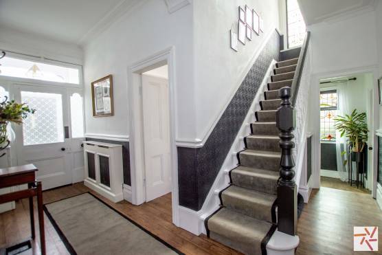 3273V 19 tv drama location house in Merseyside elegant staircase.jpg