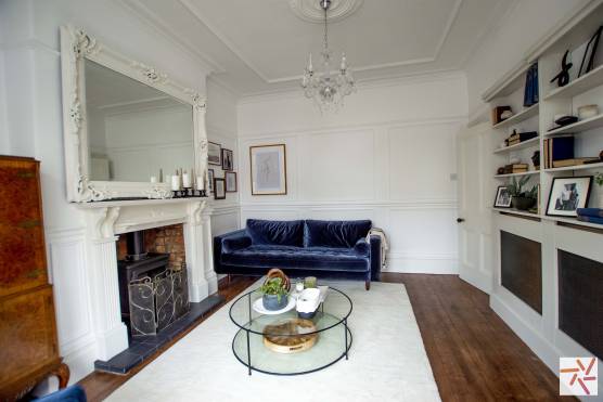 3273V 6 filming location house in Liverpool period property living room.jpg