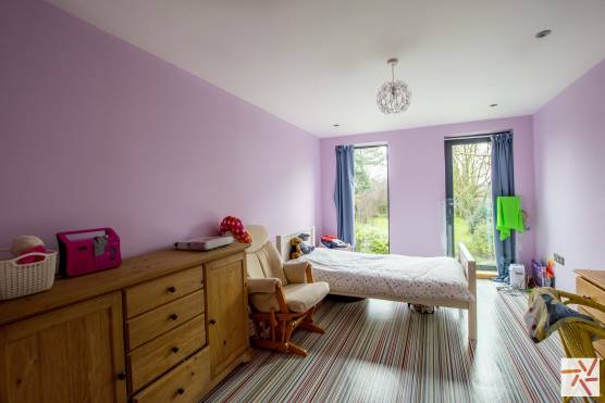 3274V 12 photo shoot location house in Merseyside girls bedroom.jpg