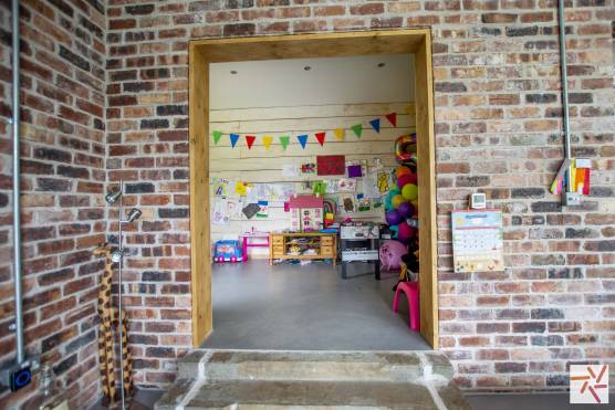 3274V 8 photo shoot location house in Merseyside kids play room.jpg