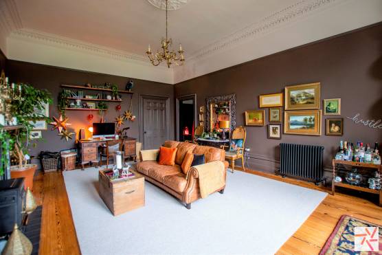 3272V 14 filming location house in Liverpool Victorian period property living room.jpg