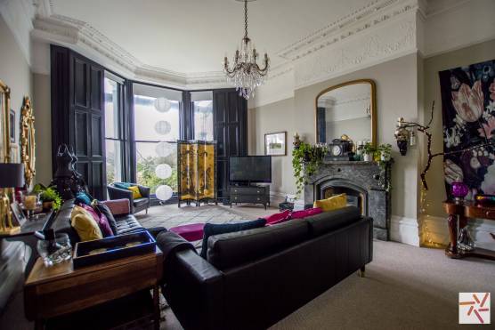 3272V 17 tv drama location house in Liverpool Victorian property living room.jpg