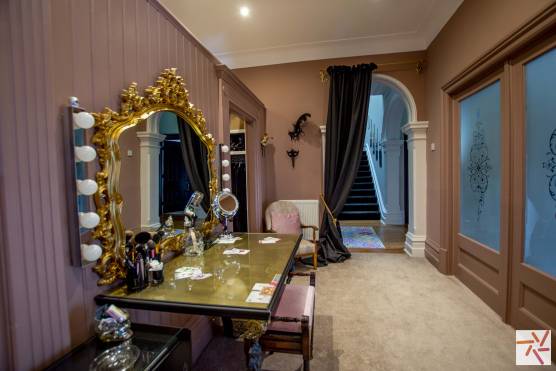 3272V 26 tv drama location house in Merseyside elegant dressing room.jpg