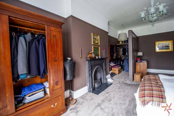 3272V 28 filming location house in Merseyside traditional bedroom.jpg