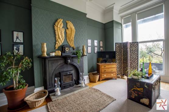 3272V 34 tv drama location house in Liverpool period property living room.jpg