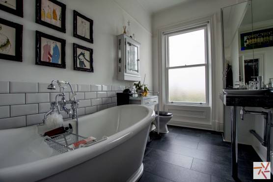 3272V 37 tv commercial location house in Liverpool family bathroom.jpg