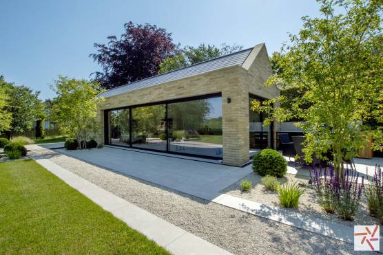 3237W 12 tv drama location house in Leeds contemporary summer house