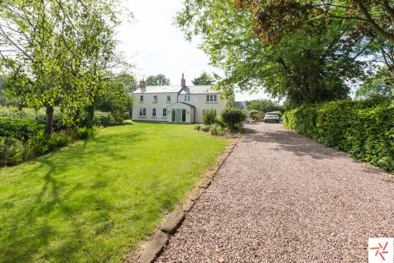 3287C 21 photo shoot location house in Cheshire family home with long driveway.jpg