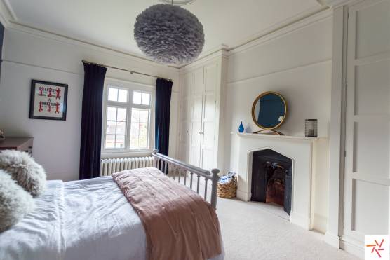 3288C 18 filming location house in Cheshire bedroom.jpg