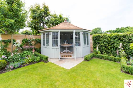 3286V 38 filming location house in Southport outdoor indoor dining summerhouse