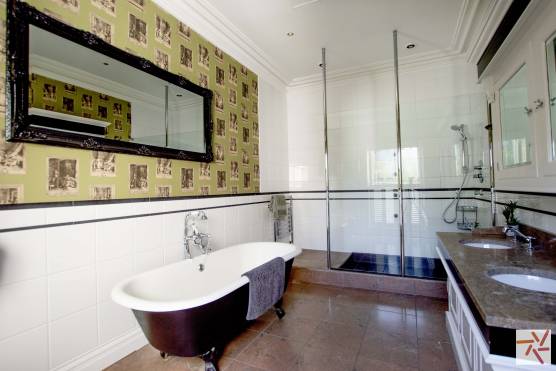 3290C 30 tv commercial location house in Cheshire period property bathroom.jpg