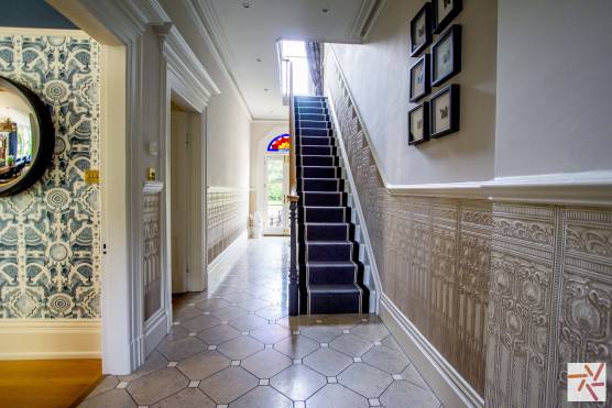 3290C 40 filming location house in Cheshire period property traditional staircase.jpg