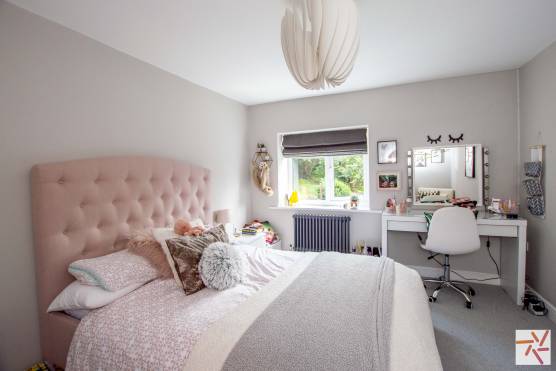 3289W 16 tv commercial location house in West Yorkshire girls bedroom.jpg