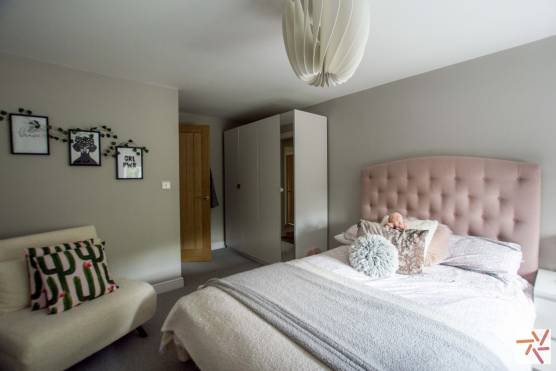 3289W 17 tv drama location house in West Yorkshire girls bedroom.jpg